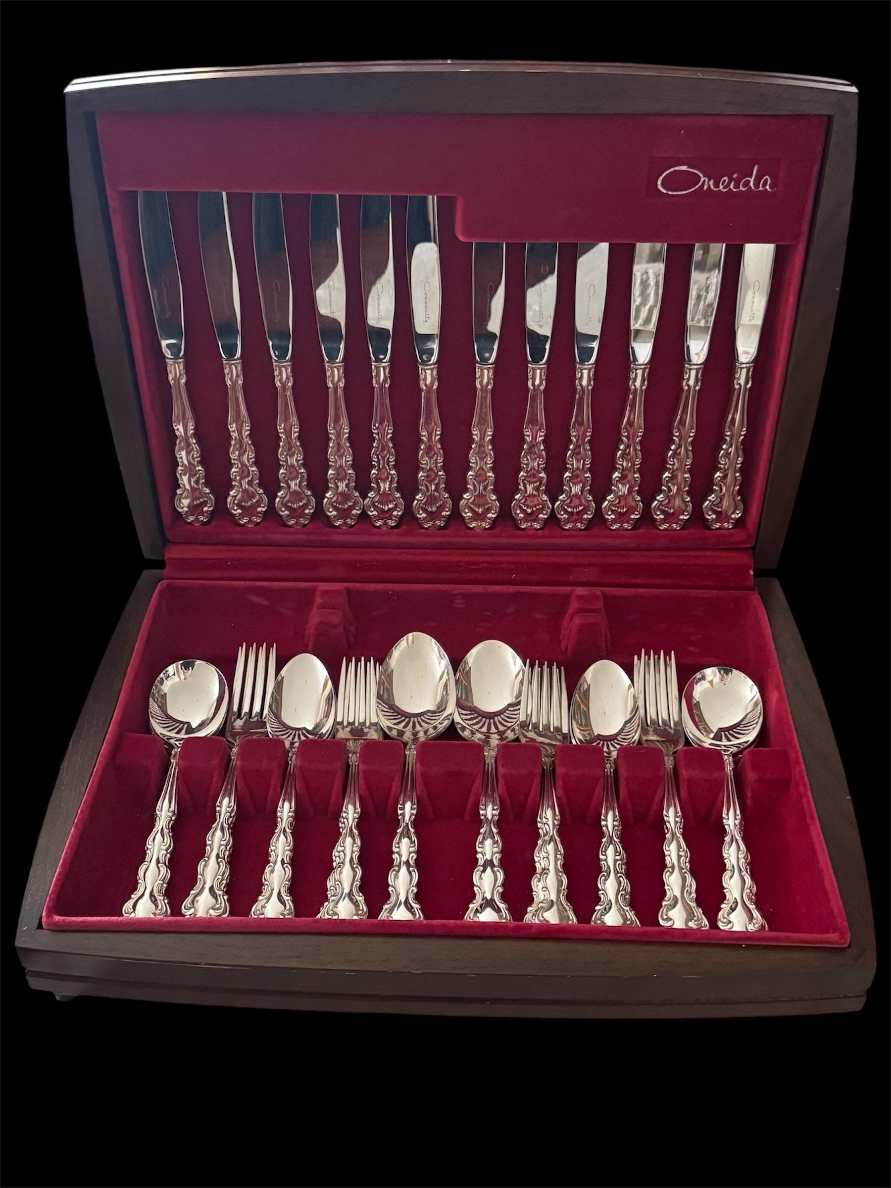 Mansion House Oneida Community Silver Plated Canteen of Cutlery for 6